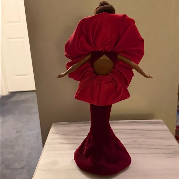 BOB MACKIE RUBY RADIANCE BARBIE - Picture 2 of 6